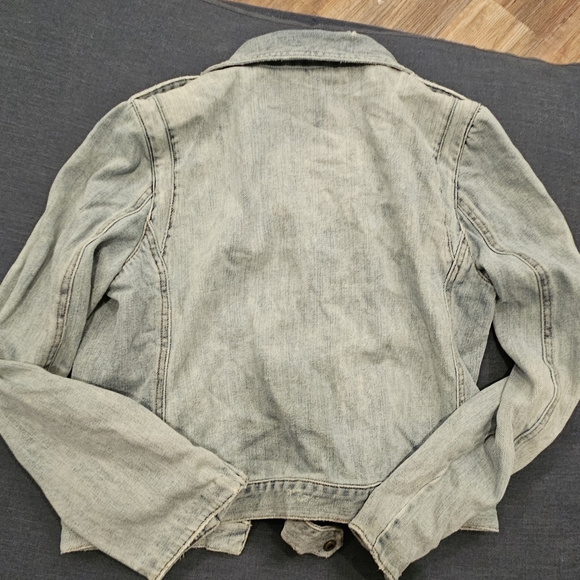 Gap jean jacket size Lg - Picture 4 of 5